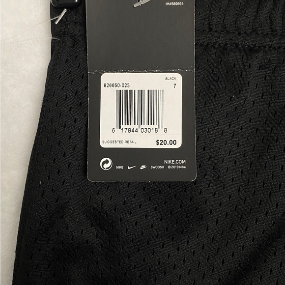 NEW Nike Boys Black Athletic Mesh Shorts 7 - Picture 5 of 10